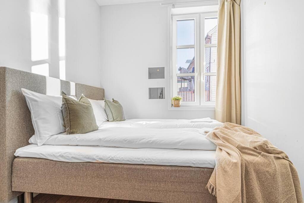 Apartment Seaside Apt. Catch Crabs From Your Bedroom Window! Bergen